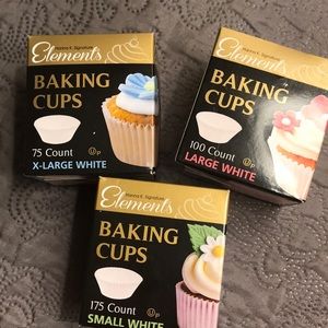 New. Set of 3 baking cups.